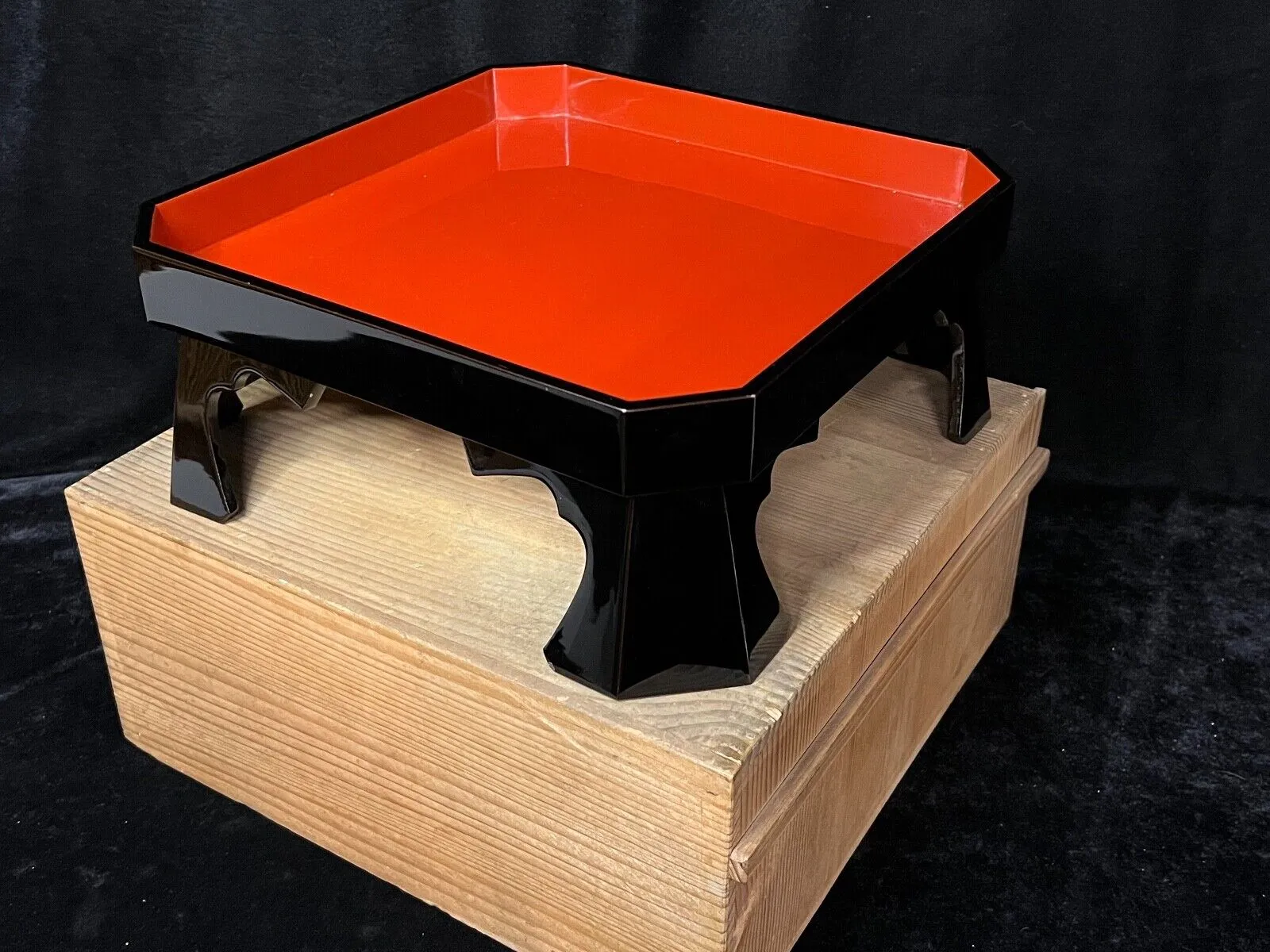 Antique Japanese Meiji Era Red/Black Lacquer Obon Ozen Tray Table Crest 12.5"